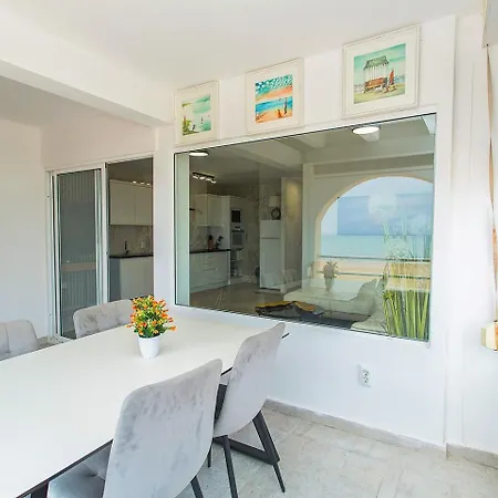 149 Seaside Cool - Alicante Daire *